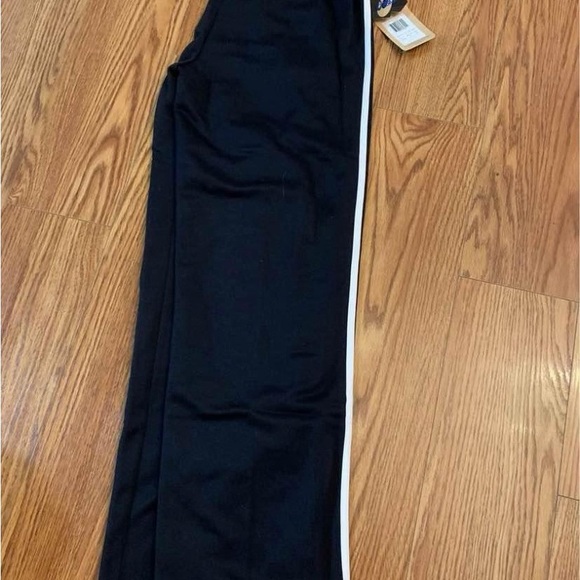 Aasics New with tags Ladies joggers track pants size medium - Picture 8 of 8